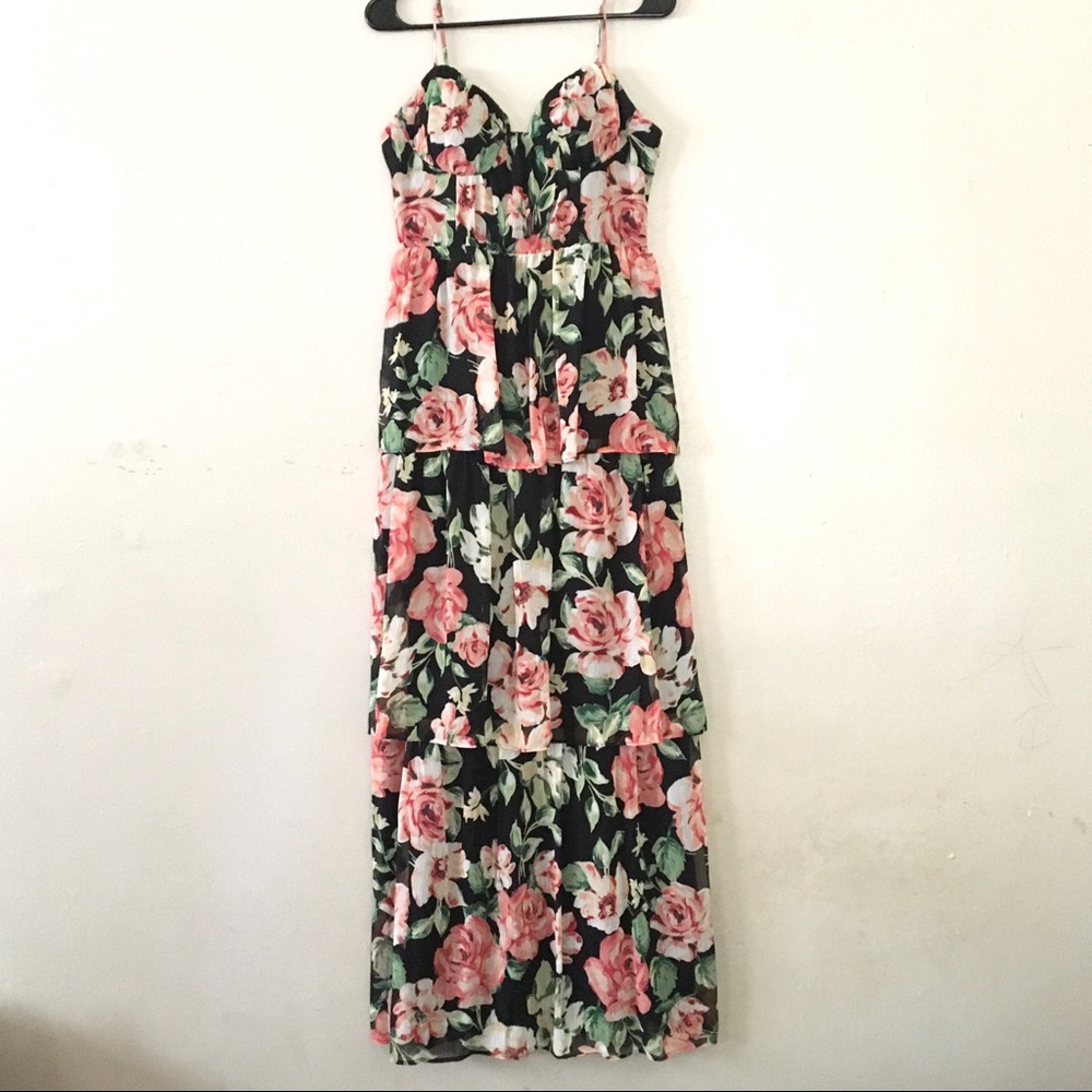 NWOT Floral Maxi dress